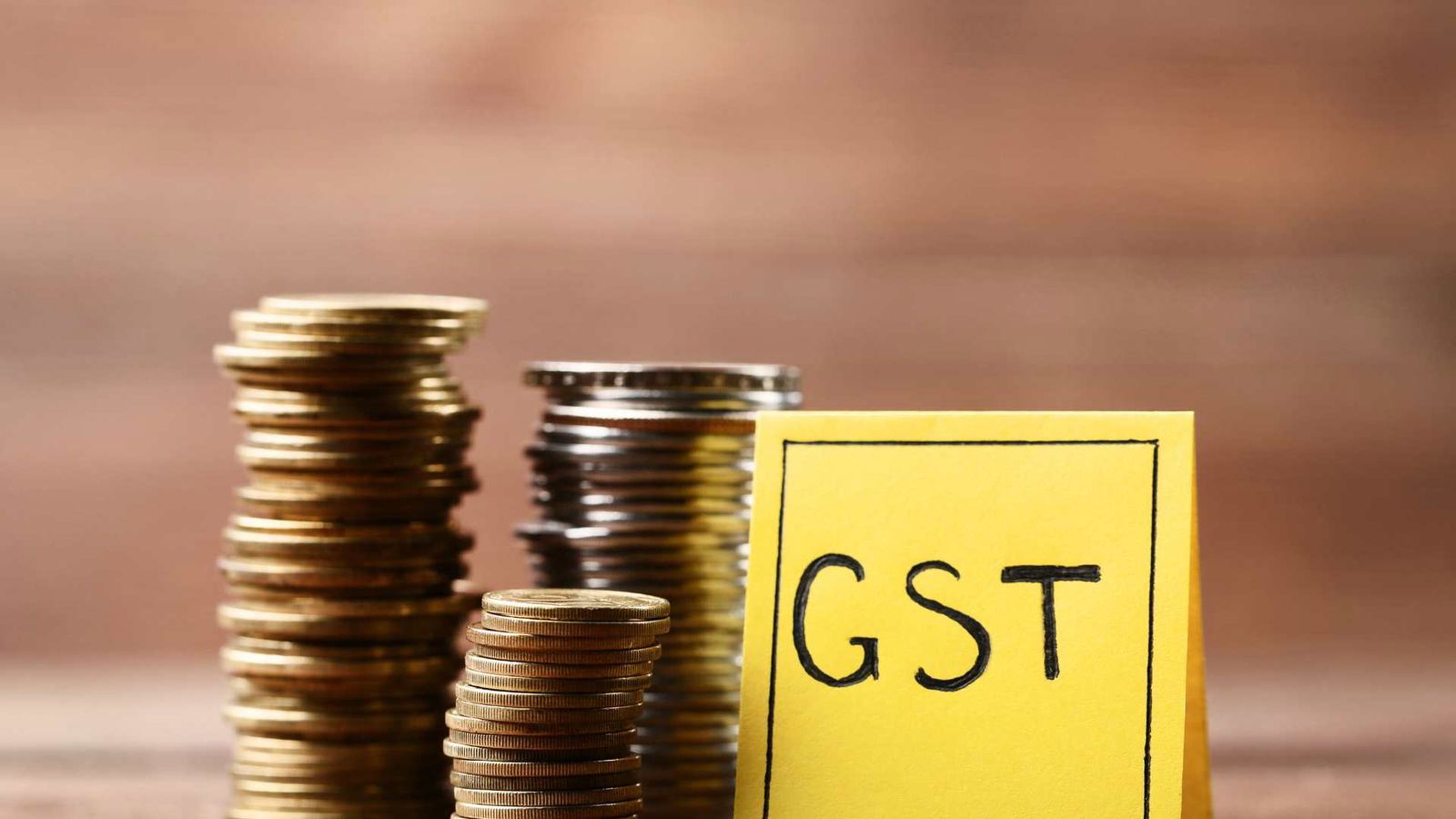 GST council in favour of 28% GST on online gaming, casinos, horse racing