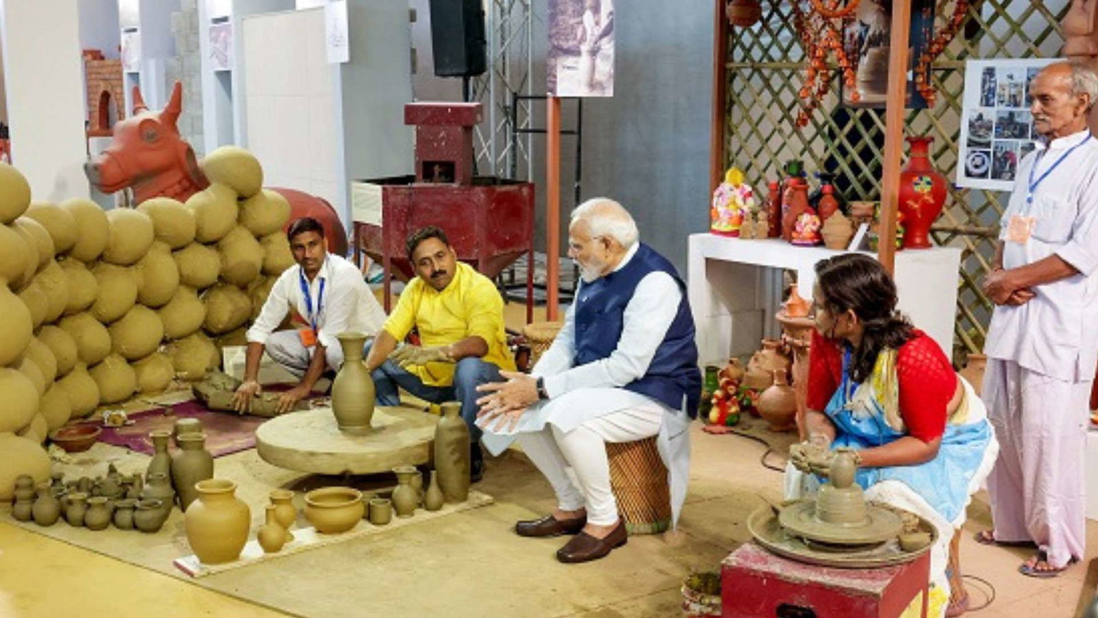 Read more about the article Empowering Artisans: A Deep Dive into PM Vishwakarma Yojana