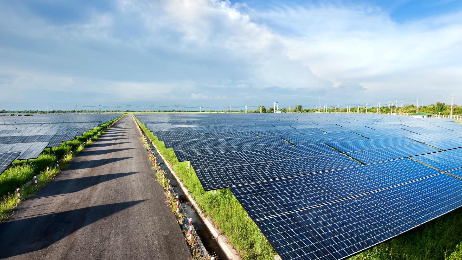 Read more about the article A Comprehensive Guide on Starting a Solar Energy Business in India
